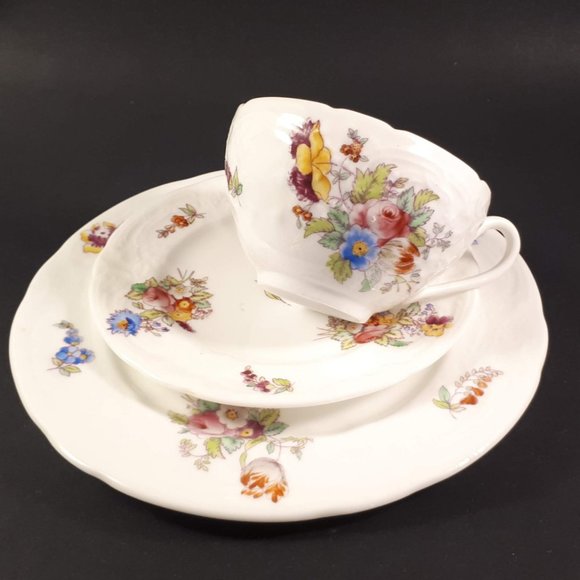 Vintage Coalport TRIO Floral Tea Cup , Saucer & plate pattern A.D 1750 - Picture 5 of 8